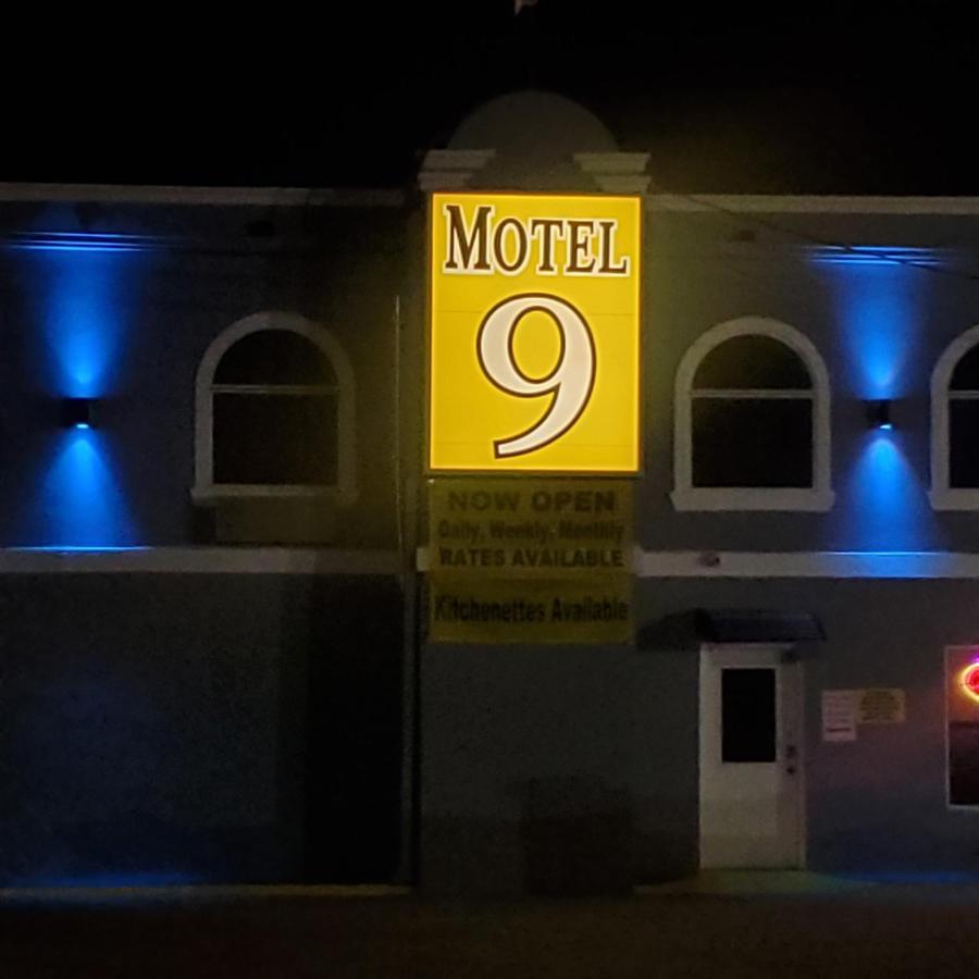 Motel 9 Laredo Exterior photo